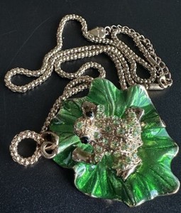 Authentic Betsy Johnson Gold Plated Crystals Frog On the Lily Pad Pendant Necklace 29"