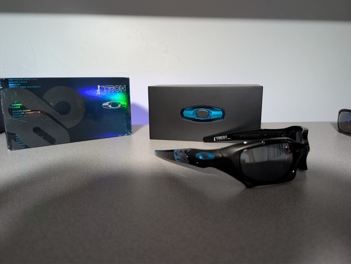 Oakley Pit Boss Tron Polished Black Gunmetal Black Irid Polar Lens