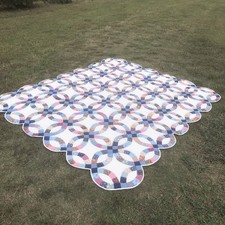 VTG Double Wedding Ring Quilt Floral Scalloped 84 x96 Farmhouse Country Cottage