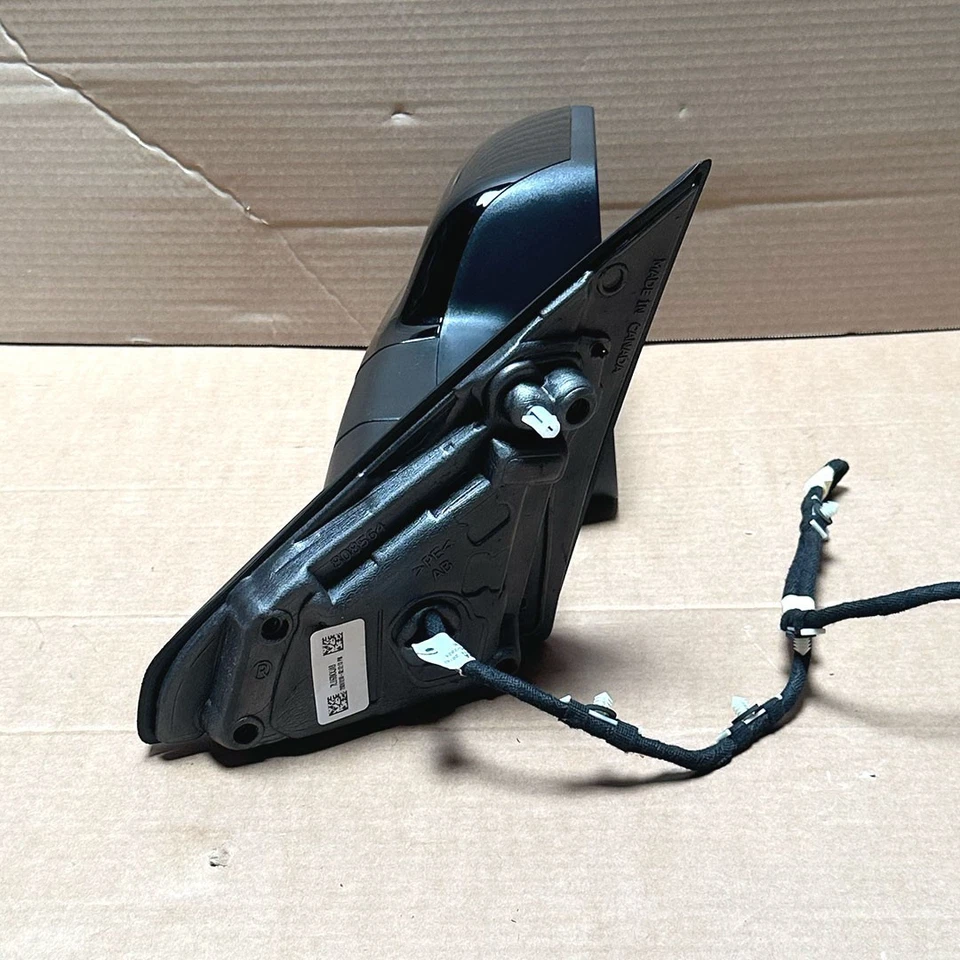 Espejo retrovisor exterior derecho nuevo OEM 2025 Ram 1500 Mopar, 7LU68KXJAC Foto 3 de 4