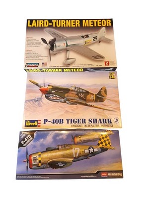 Model Kit Lot Of 3 P-47D RAZORBACK P-40B TIGER SHARK LAIRD TURNER METEOR NEW