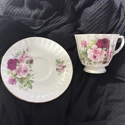 Royal Albert Tea Cup and Saucer Set Pink Rose Pattern Fine Bone China England