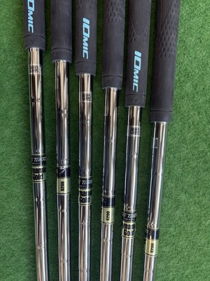 True Temper Dynamic Gold S200 Eisenschäfte 5-W Set mit Iomic Black Griffen