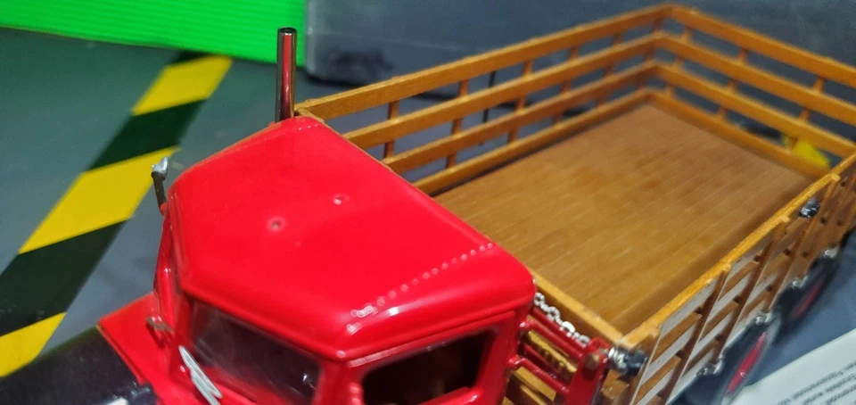 Cama de estacas Peterbilt 1939 escala 1:32 Franklin Mint. Foto 4 de 4