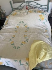 Vintage Quilt 90 x 60 -REVERSABLE - WHITE WITH FLOWERS YELLOW