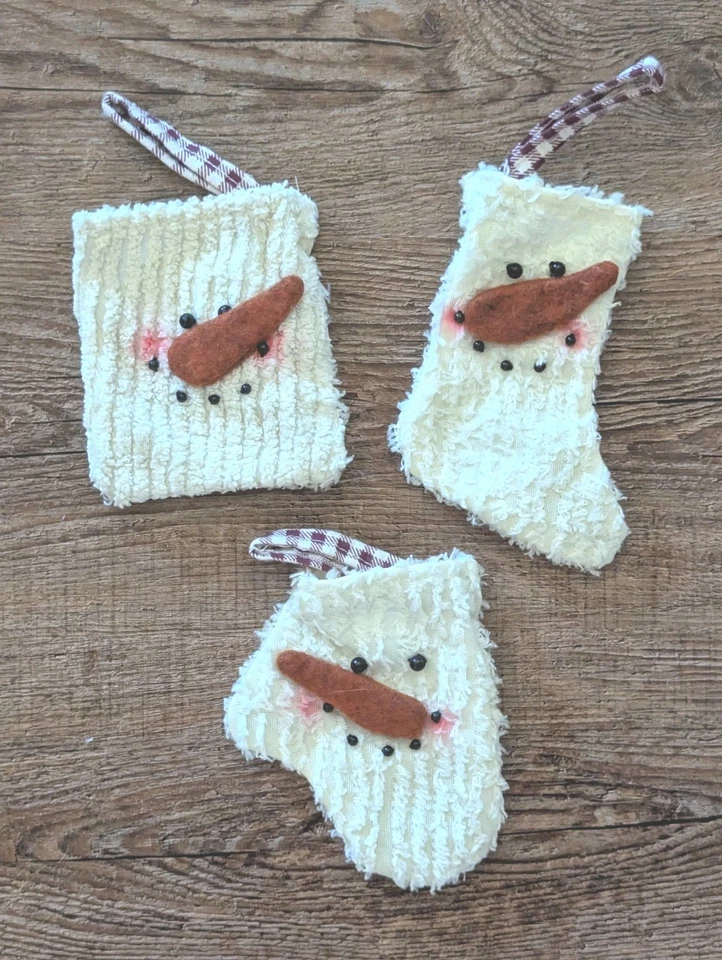 Nuevo ADORNOS MUÑECO DE NIEVE PRIMITIVOS ESTILO BOLSA CHENILLA Mitón Medias 4" Juego de 3 Foto 2 de 2