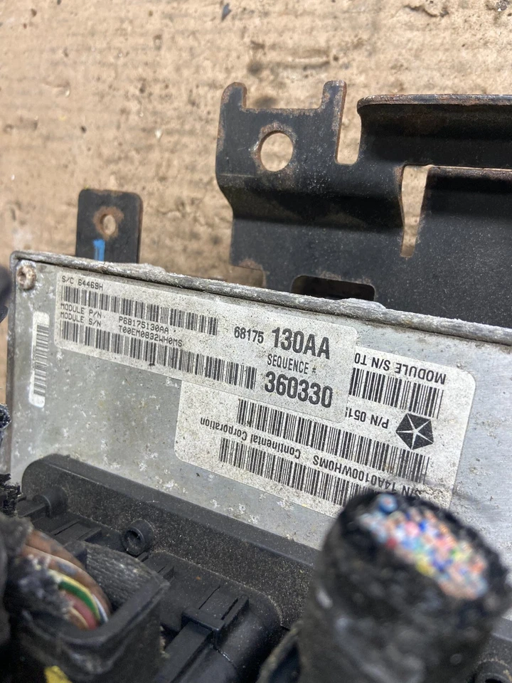 Dodge Durango Jeep Grand Cherokee 2012 motor 5,7 computador ECU ECM N8903 DG Foto 4 de 4