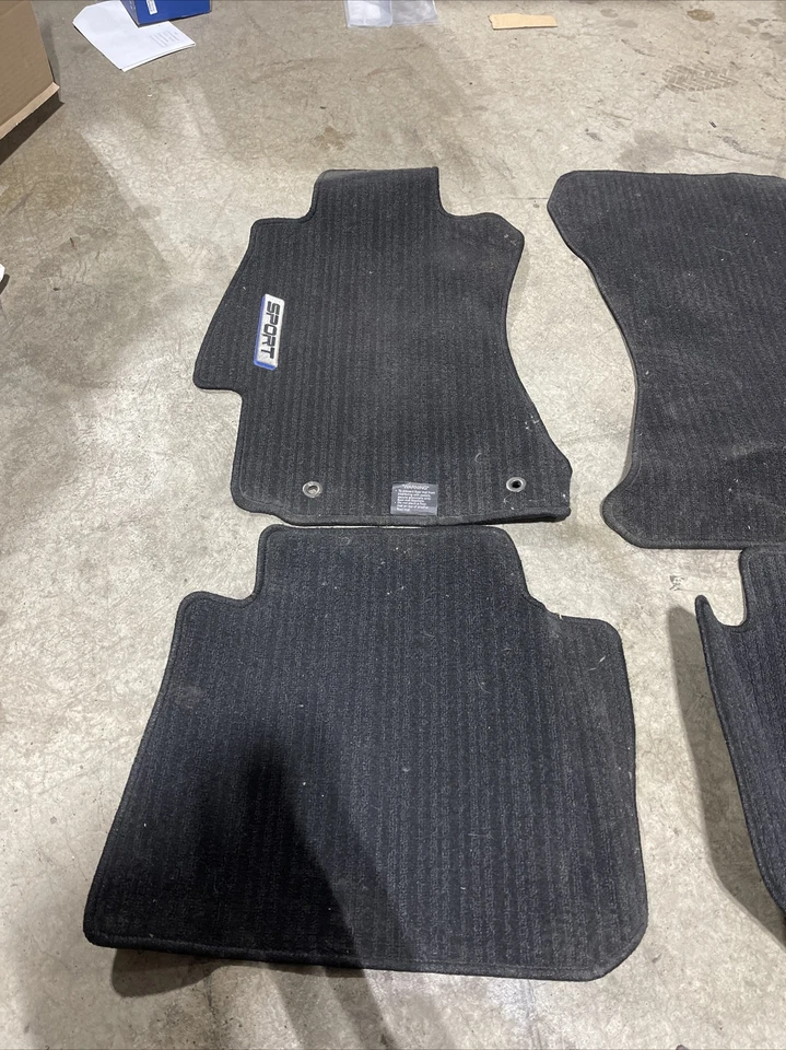 Оригинальные передние и задние коврики для пола Subaru Impreza 12–16 со спортивным логотипом - Изображение 2 из 4