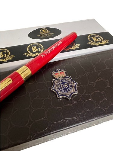 UK Police Force Personalised Pen Engraved FREE Officer Detective PCO Luxury Gift - Afbeelding 1 van 5