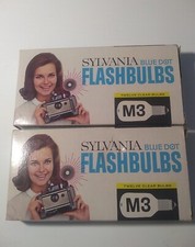 Lot 0f 24 Vintage Sylvania Blue Dot Flashbulbs M3 Flash Bulbs in Box NOS