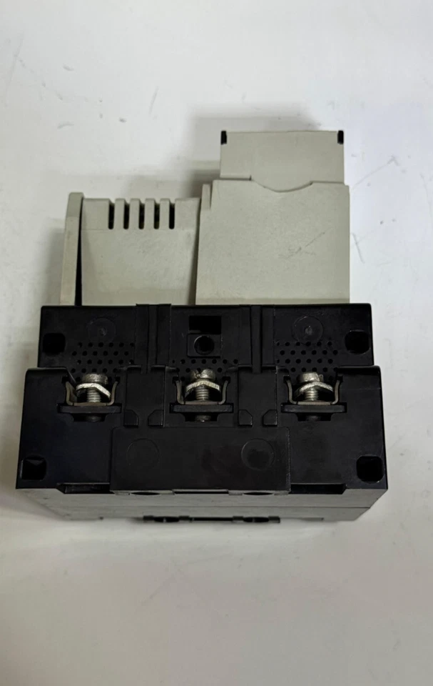 AEG 910-341-726- bw17s| 63 A| Industrial Control Relay 600V - Image 3 of 4