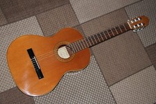 Ortega R200 Classical Guitar with Hannabach Strings Solid Cedar Top