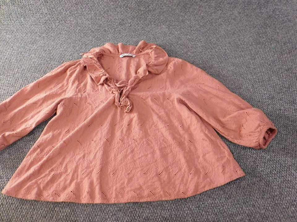 Zara Mujer Top XL Rosa Paisley Top Pullover Clásico Cuello en V Hueco Foto 2 de 4