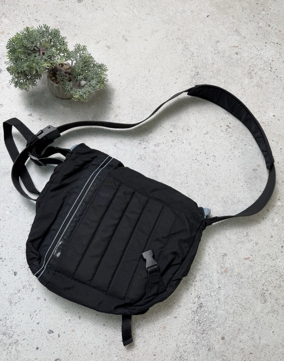 Crumpler Cheesy Disco Messenger Laptop Bag Black Unisex Crossbody