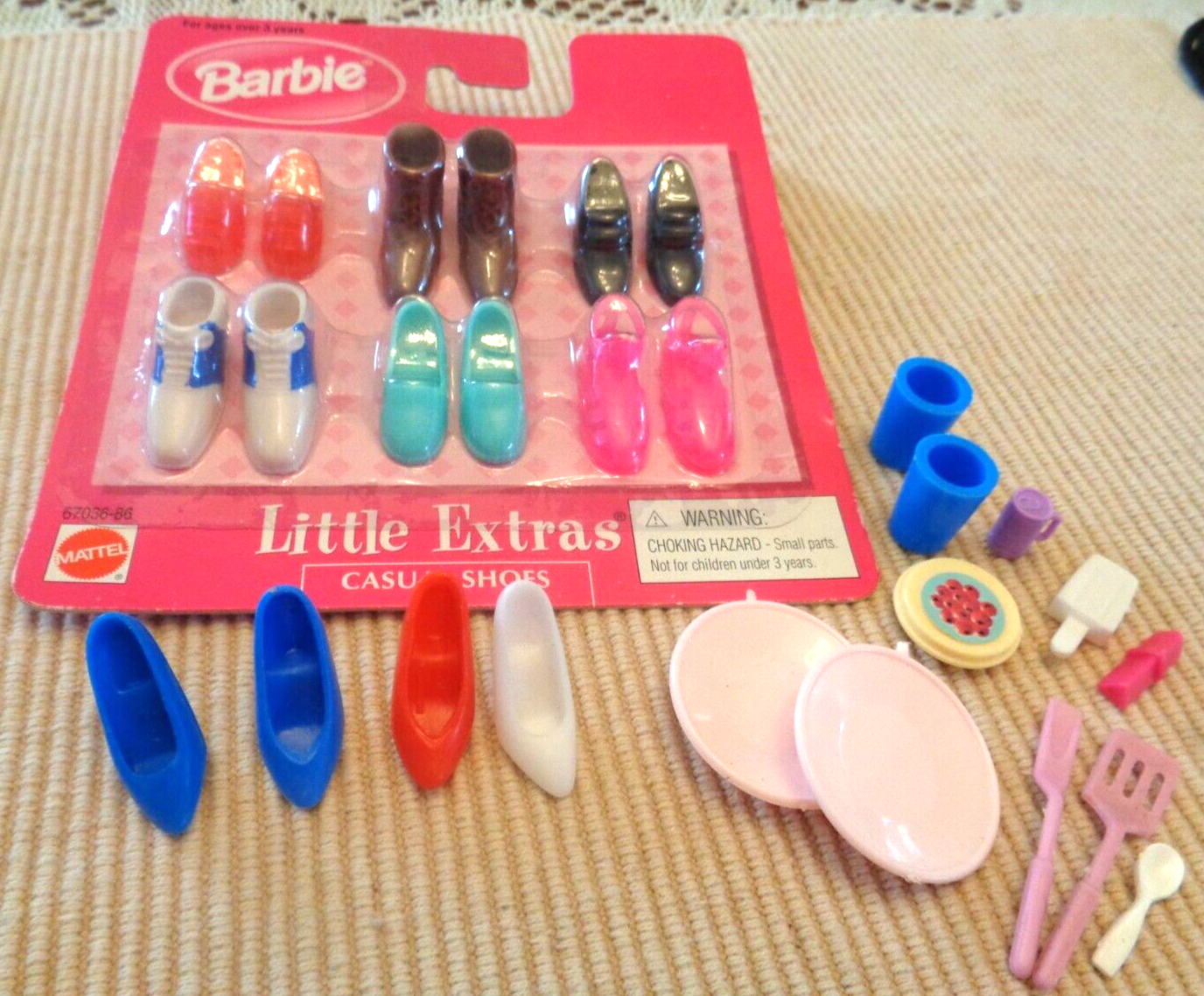 Lotto scarpe Barbie vintage 2000 nuove con scatola piccoli extra casual + scarpe larghe e utensili