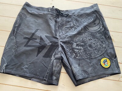 Quiksilver Mens 7  Board Shorts Size 40 Black Gray  Peter Webb Art Series
