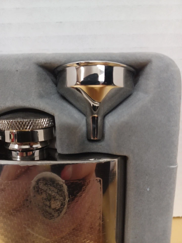 Frasco de barra fóssil 6 oz com funil, aço inoxidável em fóssil - Imagem 3 de 4