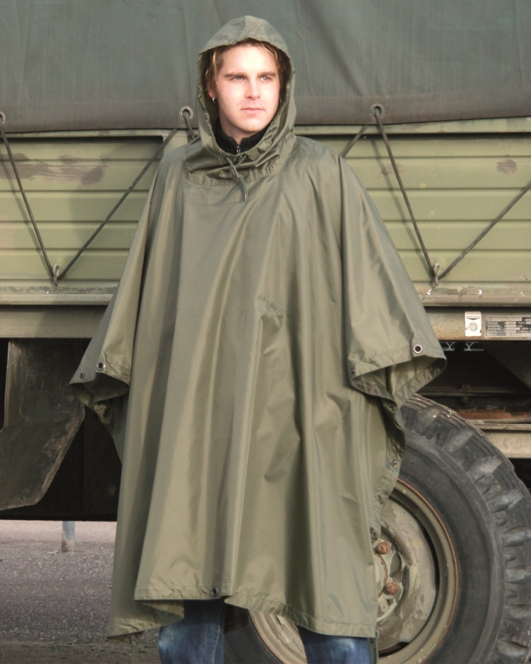 Poncho Ripstop con capucha impermeable de oliva lisa del ejército de EE. UU.