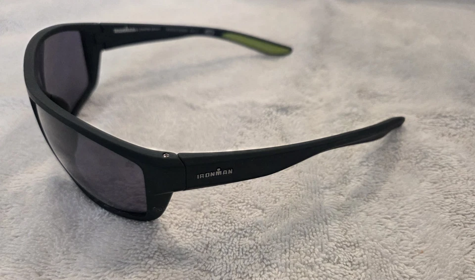 Foster Grant IronMan Mens Active Sunglasses Black & Lime SR1124 - Image 2 of 4