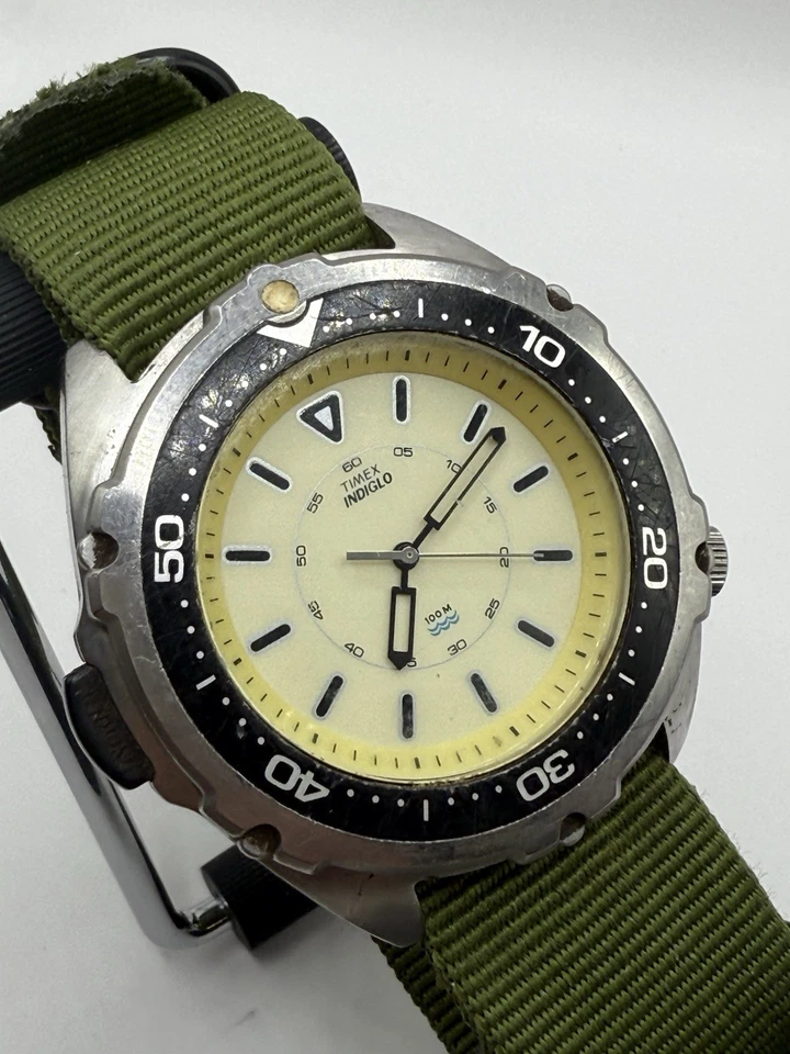 Origina1 Timex Intrepid 1995 Rare 46mm Mens Diver Watch Working Indiglo G2U - Image 3 of 4