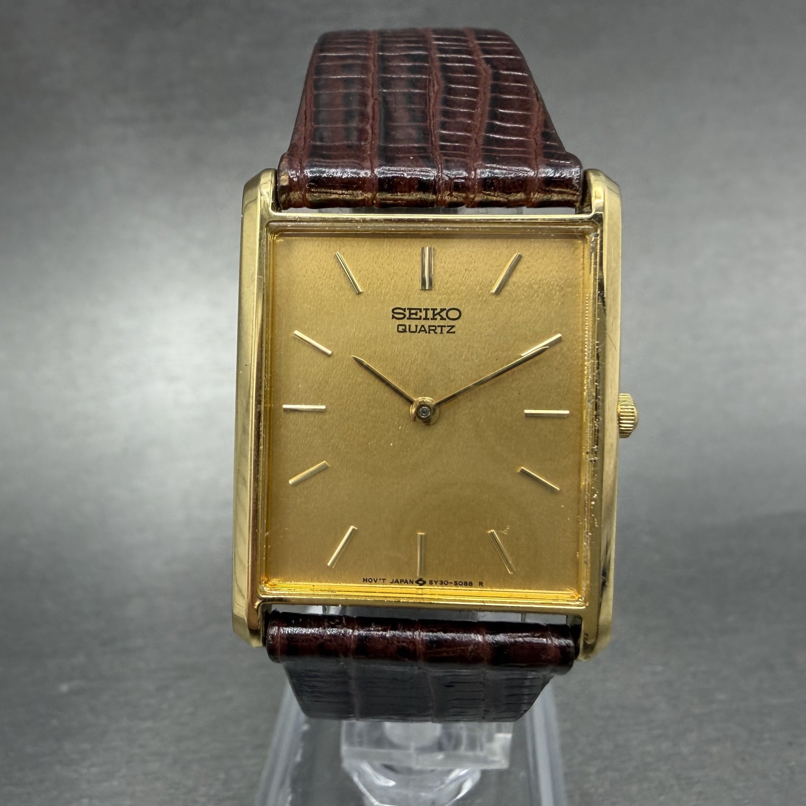 Champagne Rectangle Watch New Batt Tone Men Gold 5y30-5069 25mm Dial Seiko Tank - VintageWatches.PK Champagne Rectangle Watch New Batt Tone Men Gold 5y30-5069 25mm Dial Seiko Tank - vintagewatches.pk
