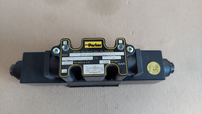 New Parker D1FWE82CCNKC012 Valve