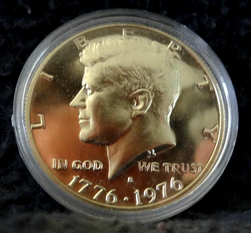 1776-1976-SILVER BICENTENNIAL KENNEDY HALF DOLLAR. HIGHGRADE PROOF. #2909.