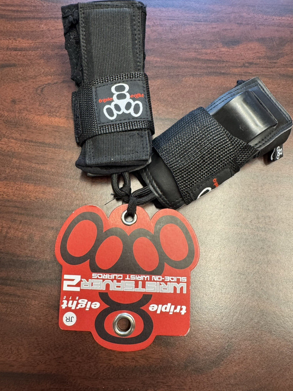 Triple Eight Wristsaver 2 Slide-On Wrist Guards Black JR MPN 603087