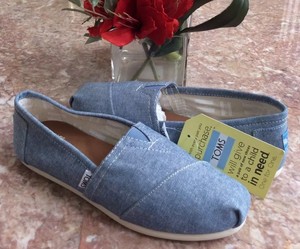 toms blue slub chambray