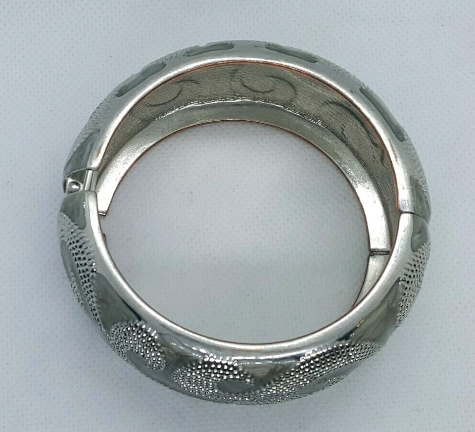 Pulsera DOMED Vintage Gris Esmalte Tono Plata Bisagras 1.25" Ancho 7.5" Moda Foto 4 de 4