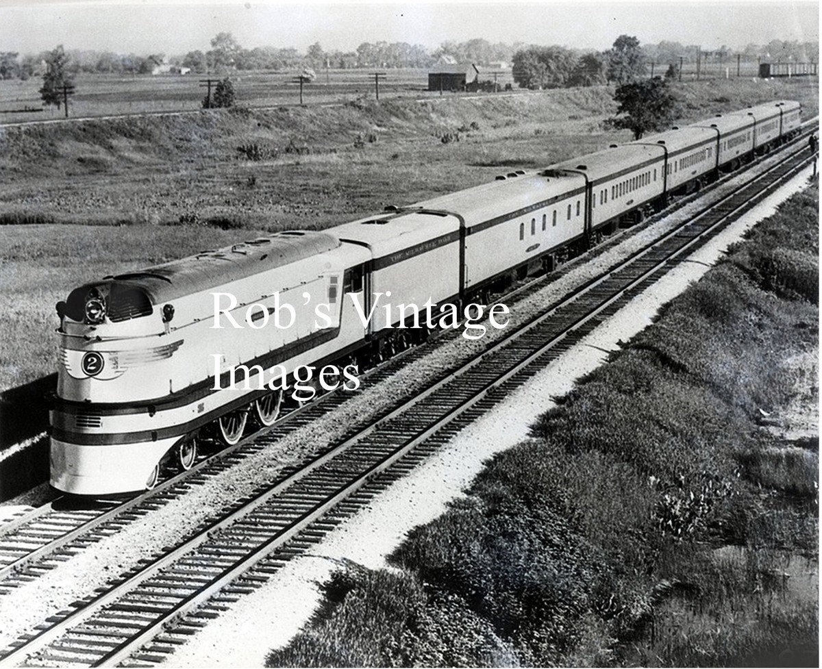 Milwaukee Road 4-4-2 Hiawatha Steam Locomotive Railroad Train with