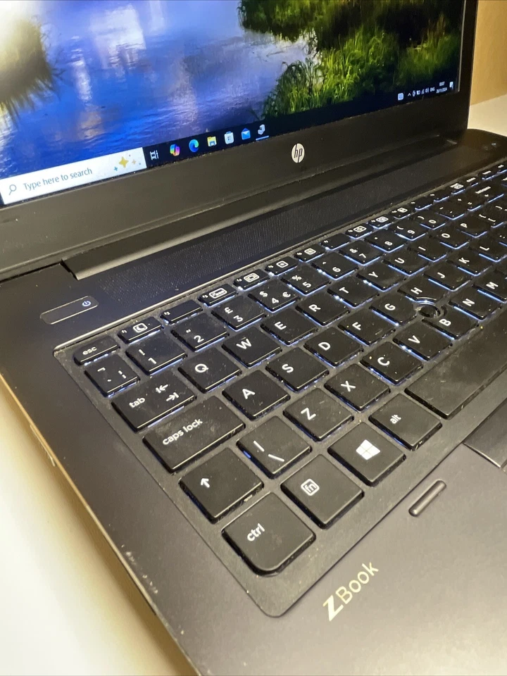 HP ZBook 15 G4 Core i7-7700HQ 12GB RAM 240GB SSD + 240GB SSD Windows 10 Pro - Image 2 of 4