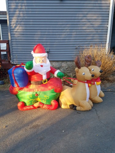2005 Gemmy Airblown Inflatable Santa Claus With Reindeer 8' Long In Box