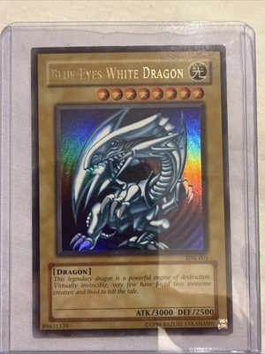 Blue-Eyes White Dragon SDK-001 Ultra Rare Gold Lettering And HOLO Konami 2002