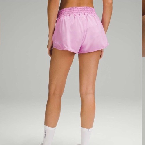 Lululemon Hotty Hot High-Rise Lined Short 2.5" Dahlia Mauve Size 6 - Picture 2 of 6