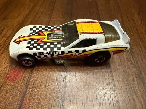 Hot Wheels Vintage 1977 Chevrolet Corvette Fever Funny Car Dragster White