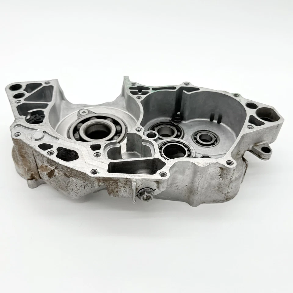 2005 - 2007 Honda CRF250R OEM Right Crankcase Engine Case Half CRF 250 - Image 2 of 4