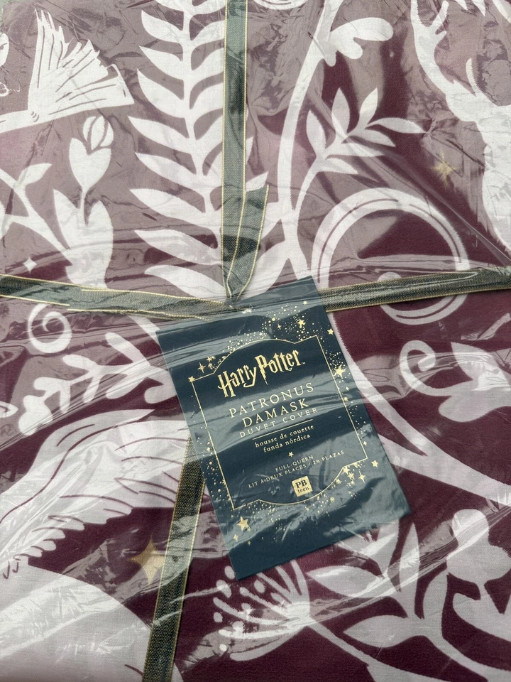 Funda nórdica Pottery Barn Teen x Harry Potter Magical Damask Queen - ROJO BORGOÑA Foto 3 de 4