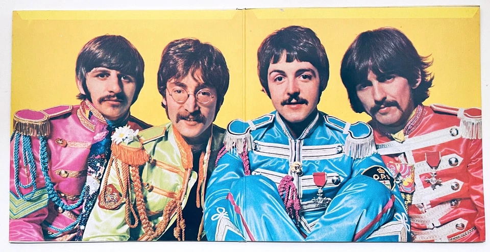 The Beatles Sgt. Pepper's Lonely Hearts Club Band · Lp · 1975, photo 3 of 5