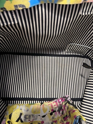 $320 L.A.M.B. By Gwen Stefani RARE LARGE Graphic Leather Tote Bag - Picture 18 of 22