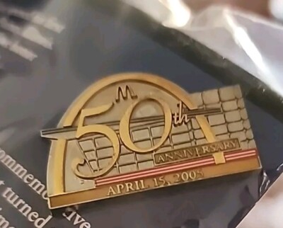2005 MCDONALDS 50TH ANNIVERSARY CHICAGO COMMEMORATIVE PIN SEALED BRAND NEW