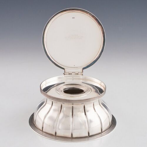 Goldsmiths and Silversmiths Company Sterling Silver and Glass Inkwell Birmingham - Picture 2 of 5