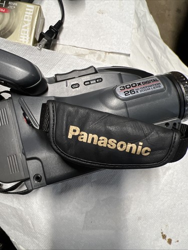 PANASONIC PV-L691D 300X hi def Digital 26X Palmcorder untested no charger as is!
