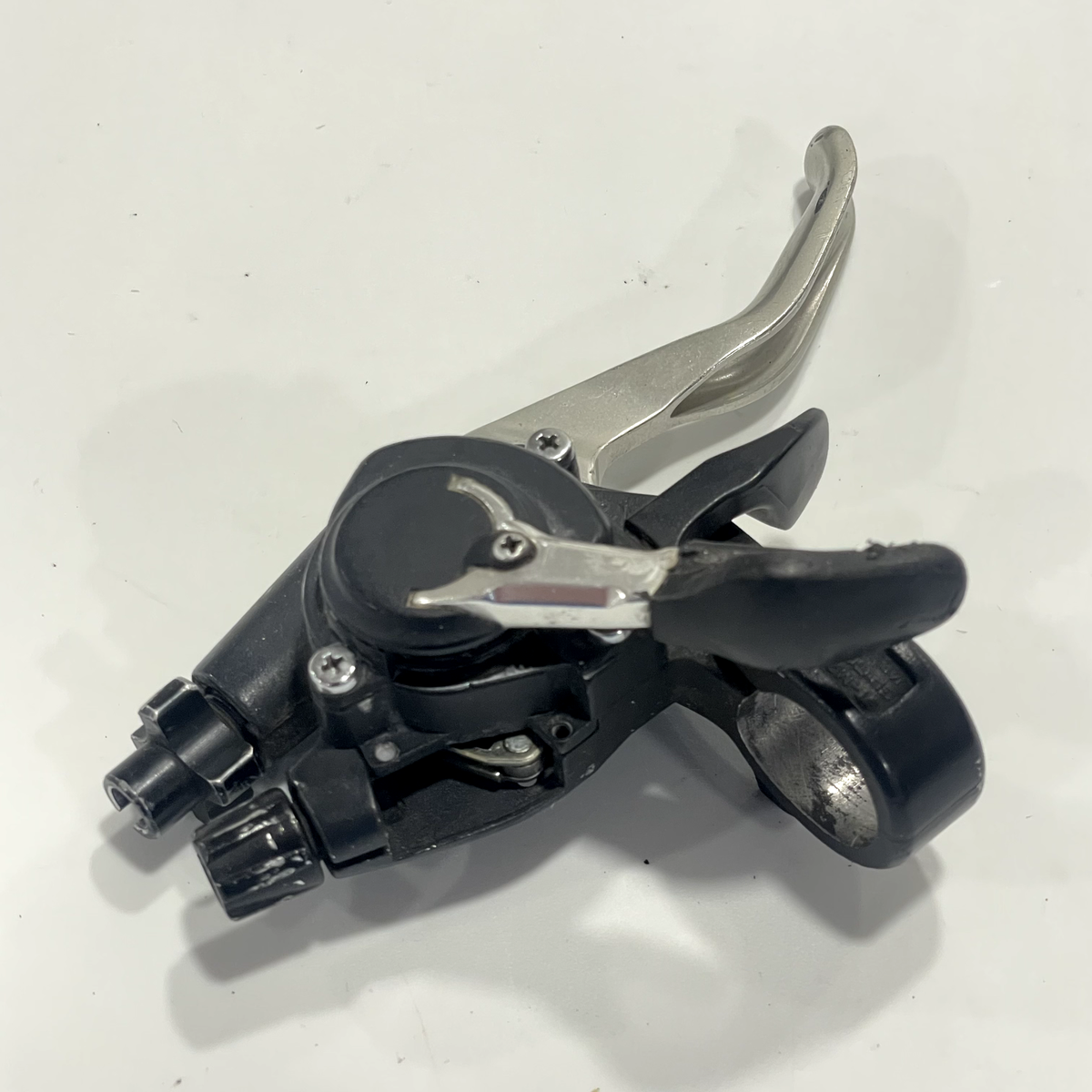 Shimano Deore XT M739 8 Speed Shifter Brake Lever Combo Shimano Deore XT M739 8 Speed Shifter Brake Lever Combo