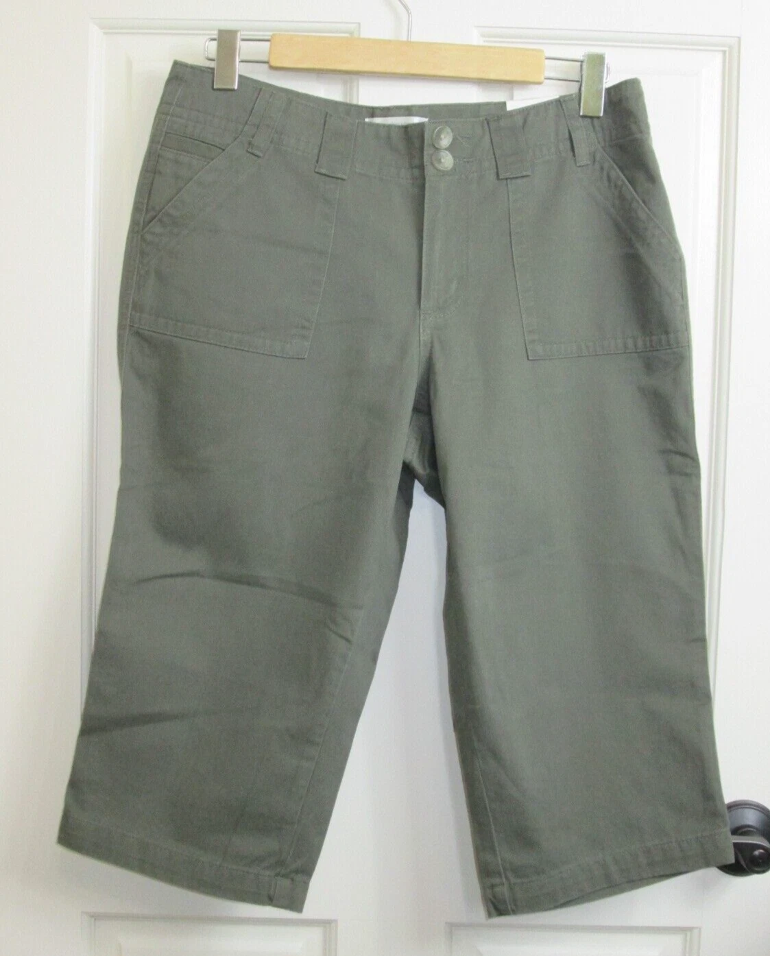 NWT Christopher & Banks Green Chino Capri Pants Womens 10P 32x17 Pockets 1-29653