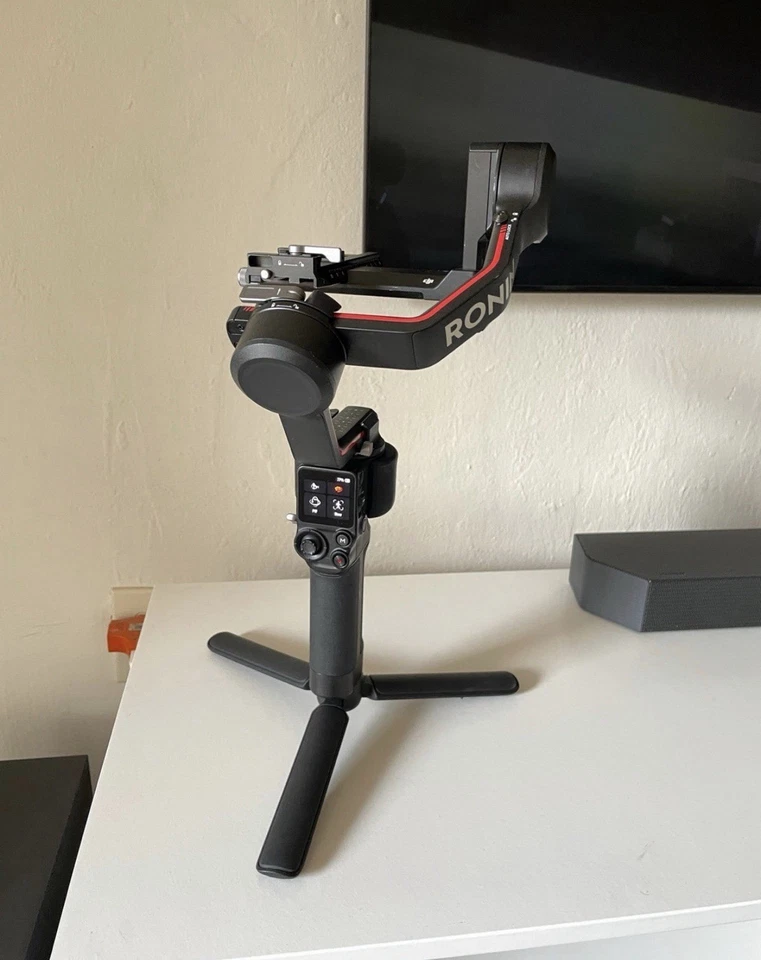 Estabilizador de cardán DJI RS 3 Foto 2 de 3