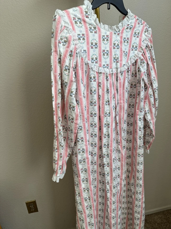 Lanz of Salzburg Flannel Nightgown Girl Sz M Pink Sheep Lace Trim, Tiny Beards - Image 2 of 4
