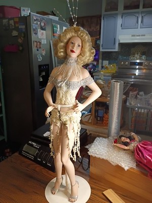 Patricia Rose Doll Yvette Vegas H440 Showgirl Paradise Galleries 18'' 1996 VTG