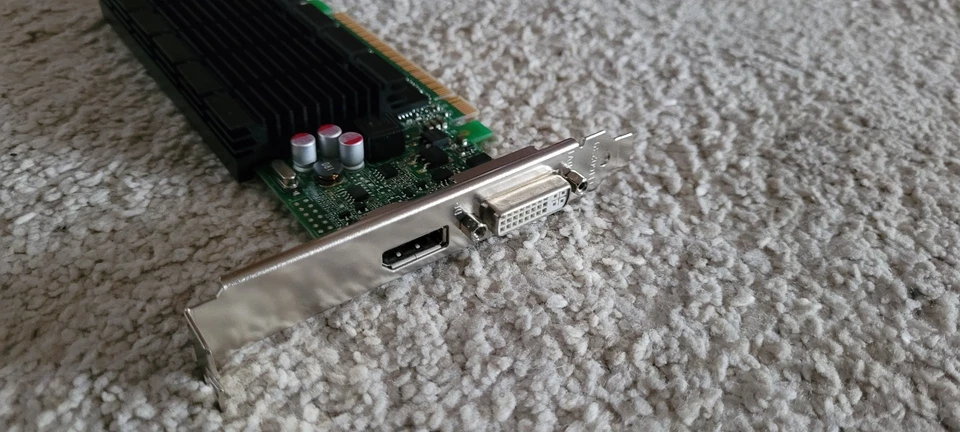 Grafikkarte Fujitsu NVIDiA Geforce 605 DP 1GB DVI DisplayPort DP PCI Express 2.0 - Image 2 of 4