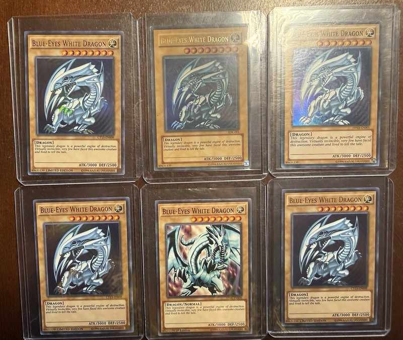 Konami Yu-Gi-Oh! 1,300+ Card Lot W/ Playing Mats & 2 Binders